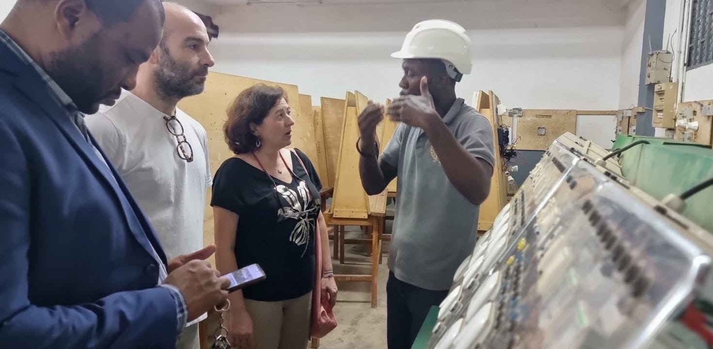 c3926043-04ba-4a82-b2f8-718b630b232c