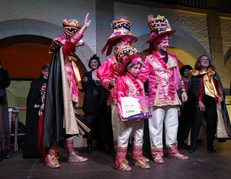 “Maestros de la costura” se alzan con el primer premio de los Carnavales 2025