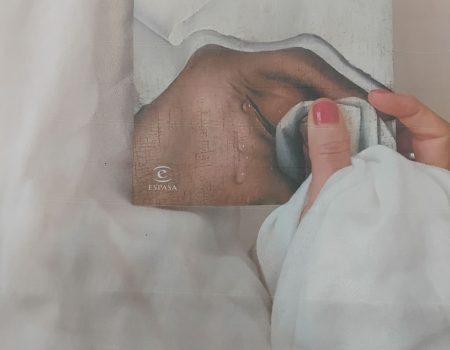 Manuela Urbán Hernández, ganadora del V concurso “Bookface”