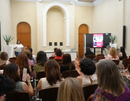 Más de 50 personas asisten a la III jornada sobre “Violencia Obstétrica”