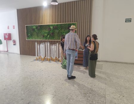 Una mesa informativa, una exposición, talleres y una escultura para conmemorar el Día Mundial Sin Tabaco