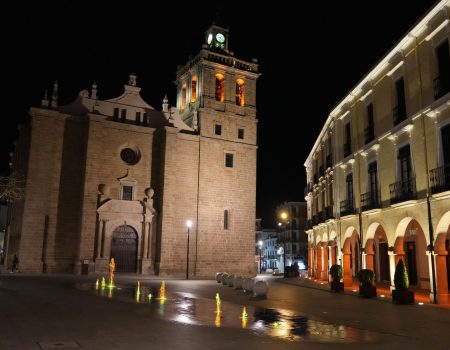 Distintos espacios se iluminarán de naranja por la esclerosis múltiples