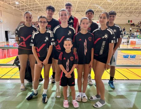 Tres platas para integrantes del equipo Vegas Altas Bádminton-San José