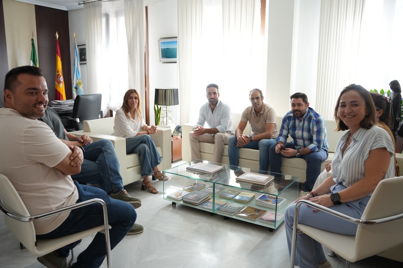 La alcaldesa Ana Belén Fernández recibe a la nueva directiva de la asociación OPA-APAC