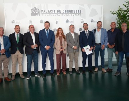 La alcaldesa Ana Belén Fernández asiste al foro sobre el presente y futuro de la actividad agraria extremeña