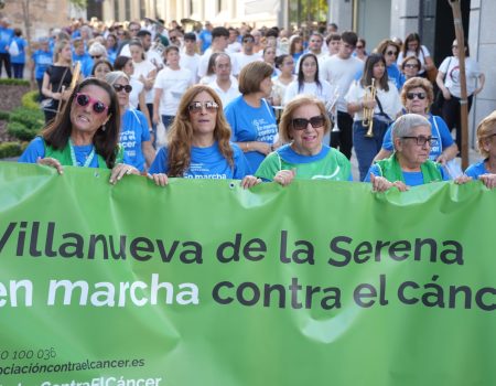 Más de 350 personas participan en la IV caminata “En marcha contra el cáncer”