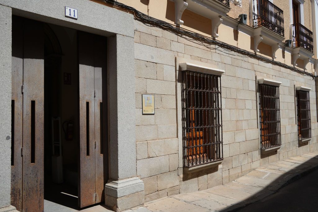 La Transición española, protagonista del ciclo literario del mes de abril en la biblioteca municipal Felipe Trigo