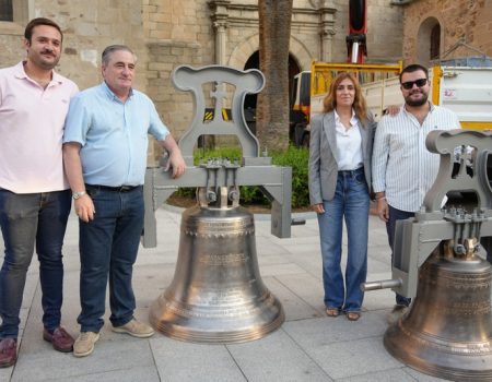 El cuerpo de campanas de la torre de la parroquia se completa por primera vez con dos nuevas campanas