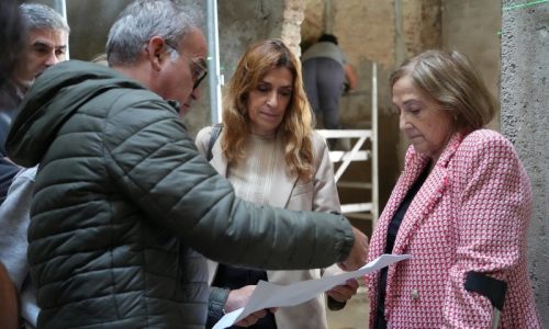 La alcaldesa Ana Belén Fernández visita las obras de rehabilitación de la casa de la calle Carrera