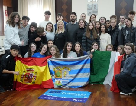 Alumnos italianos visitan el Ayuntamiento