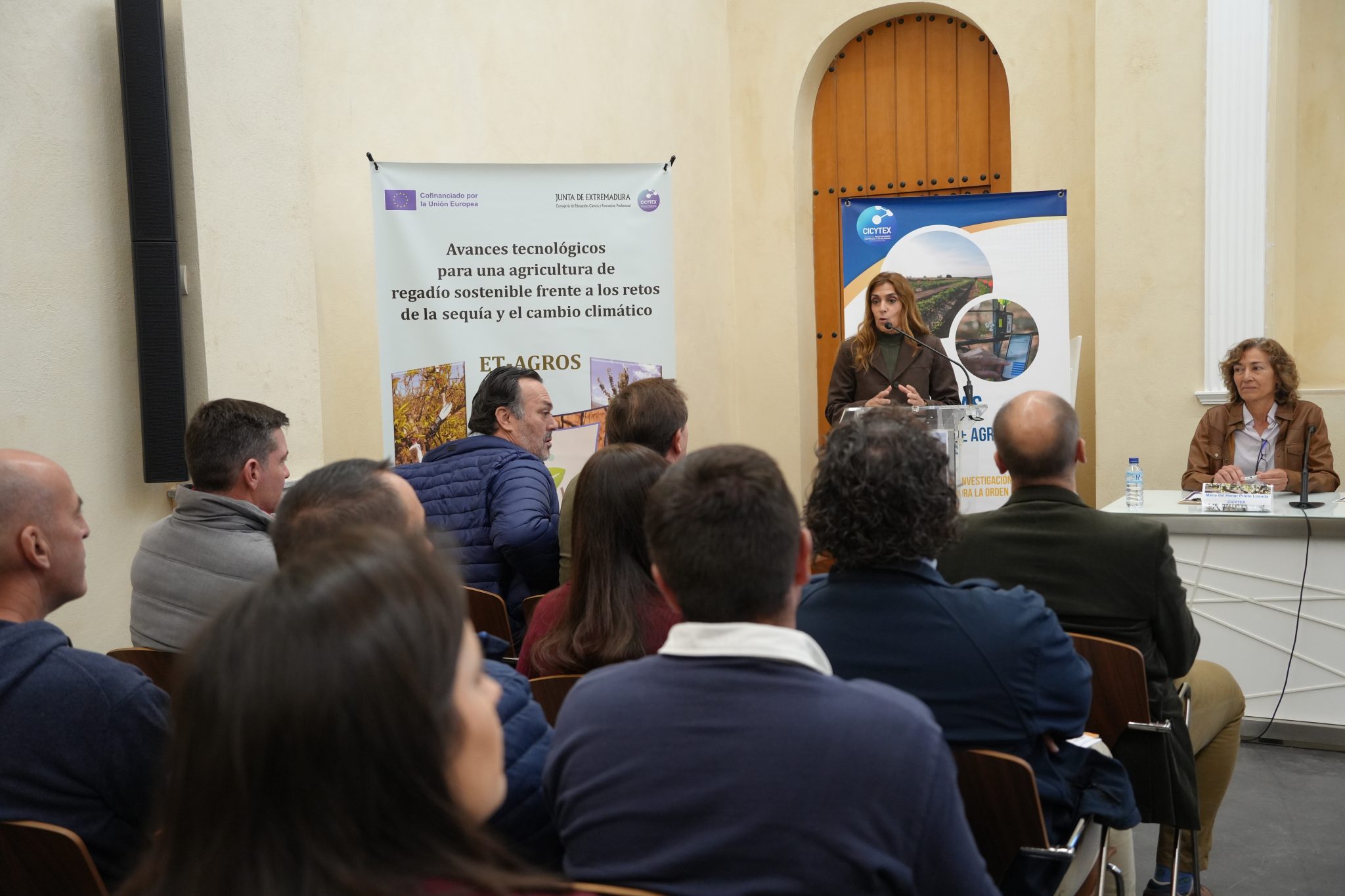 La alcaldesa inaugura las jornadas técnicas de agronomía organizadas por Cicitex