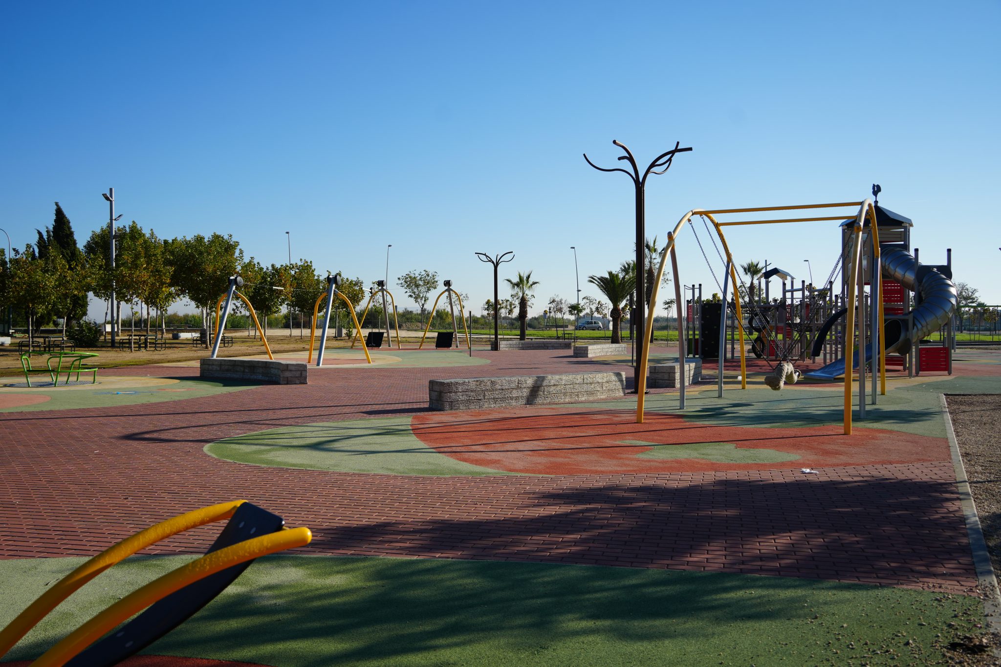 La zona infantil del parque de avenida de los Deportes contará con un entoldado