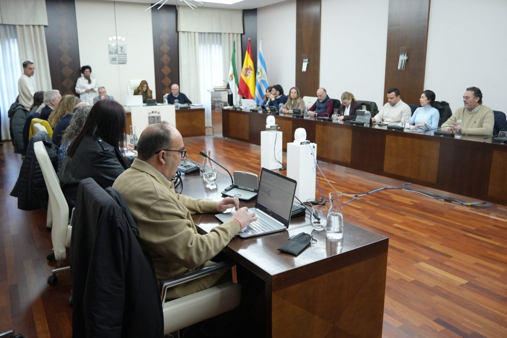 La Corporación Municipal celebra dos plenos, uno para el sorteo de mesas electorales y el correspondiente a noviembre