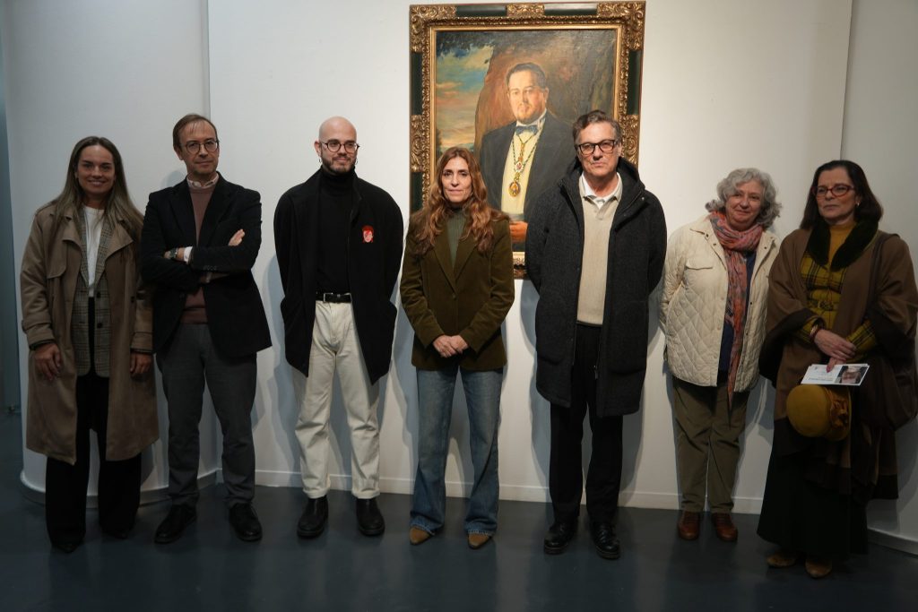 Una exposición recoge la trayectoria vital, creativa y humana de Santiago Castelo