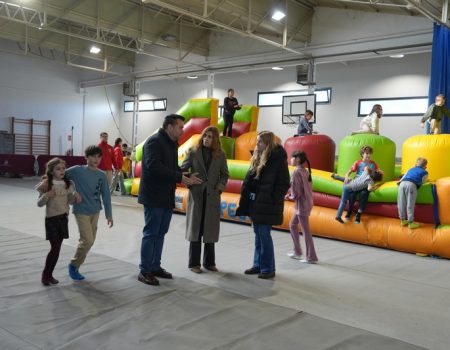 La alcaldesa Ana Belén Fernández visita el Christmas Park