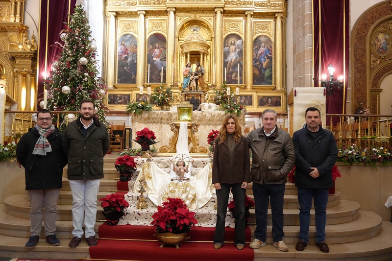 La alcaldesa Ana Belén Fernández visita el belén de la parroquia Nuestra Señora de la Asunción