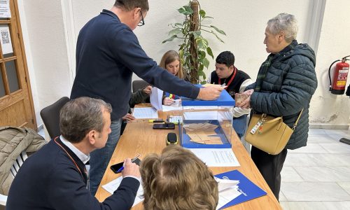 Comienza la jornada electoral 21D con total normalidad  en los 16 colegios electorales