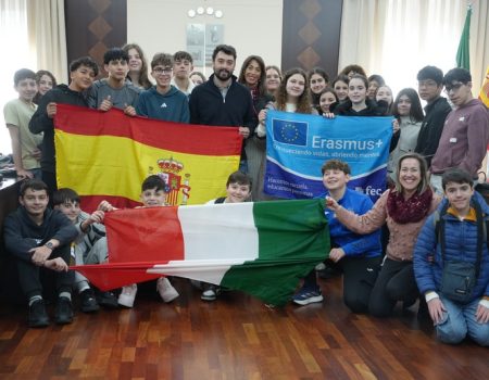 Alumnos italianos visitan el Ayuntamiento