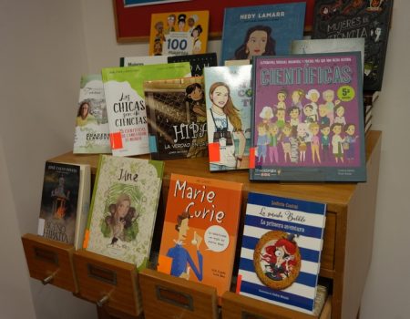 La biblioteca celebra el Día Internacional de la Mujer y la Niña en la Ciencia