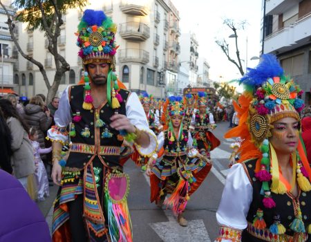Un total de ocho comparsas participan en el desfile infantil del carnaval