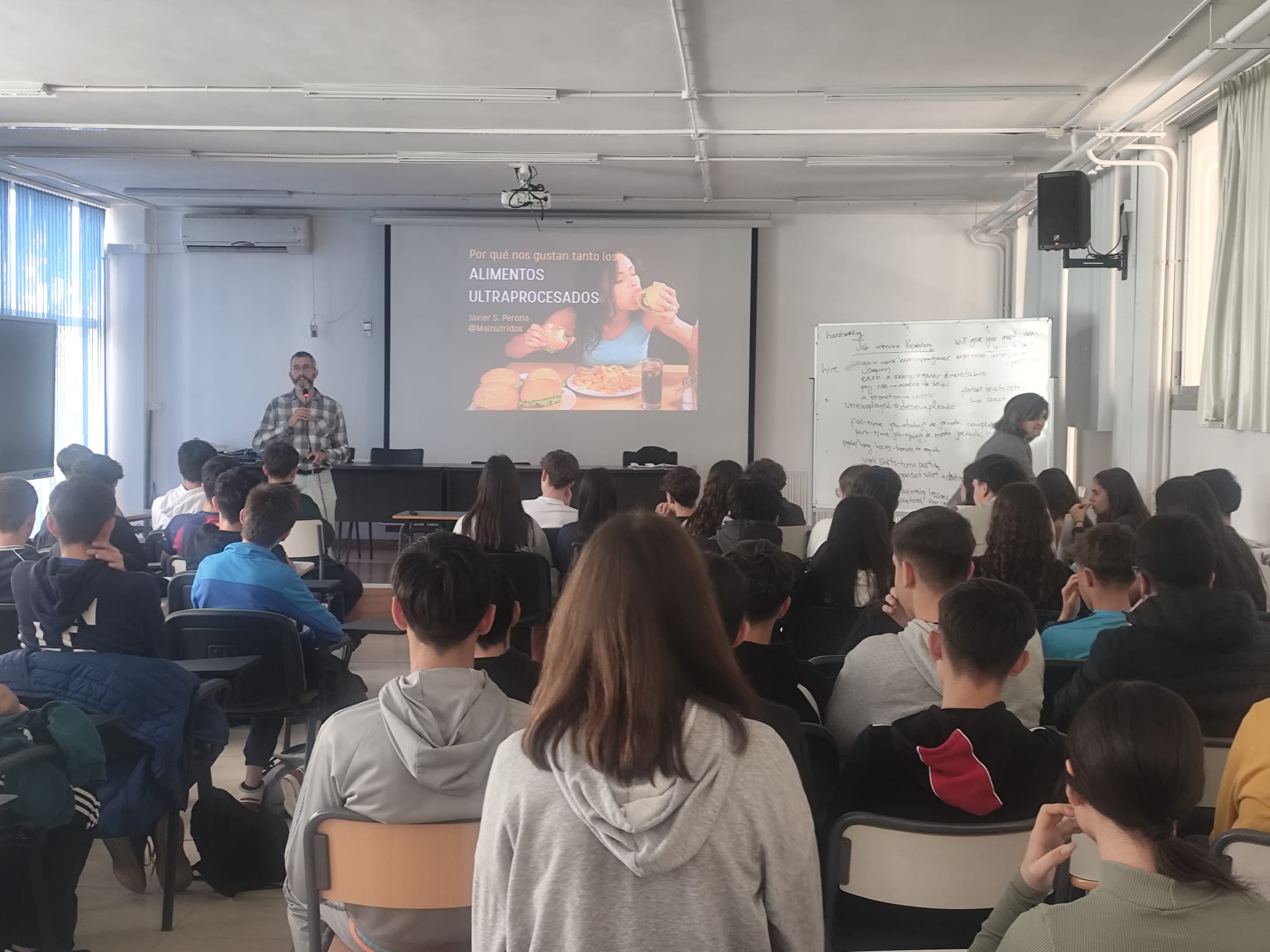 230 alumnos de 3º de la ESO participan en el taller ¿Por qué nos gustan tanto los alimentos ultraprocesados?