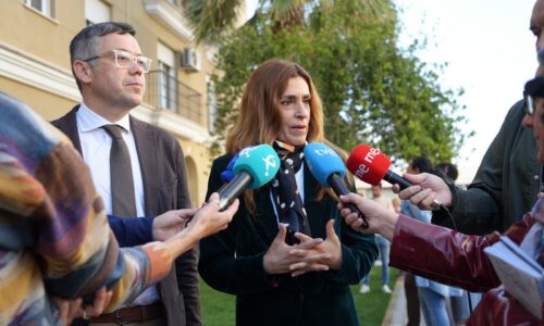 Más de 100 personas se examinan por vez primera en la nueva aula digitalizada como centro desplazado de la DGT