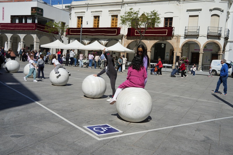 La plaza de España contará con una zona destinada para que las personas con movilidad reducida vean las procesiones