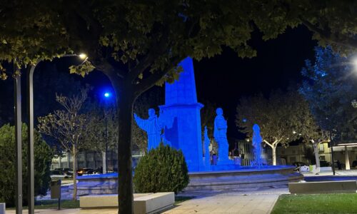 Este sábado 25, se iluminan espacios de azul para conmemorar el Día Internacional de la Lucha contra el Maltrato Infantil