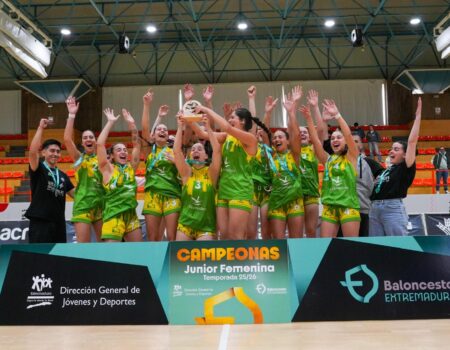 Los equipos Al-Qázeres femenino y CBA Spain masculino ganadores del Campeonato de Extremadura celebrado en Villanueva de la Serena