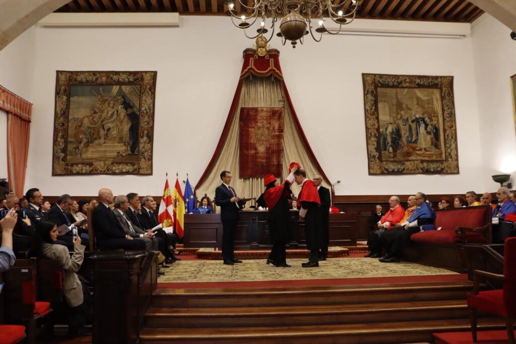 Antonio Huertas, investido Doctor Honoris Causa por la Universidad de Salamanca