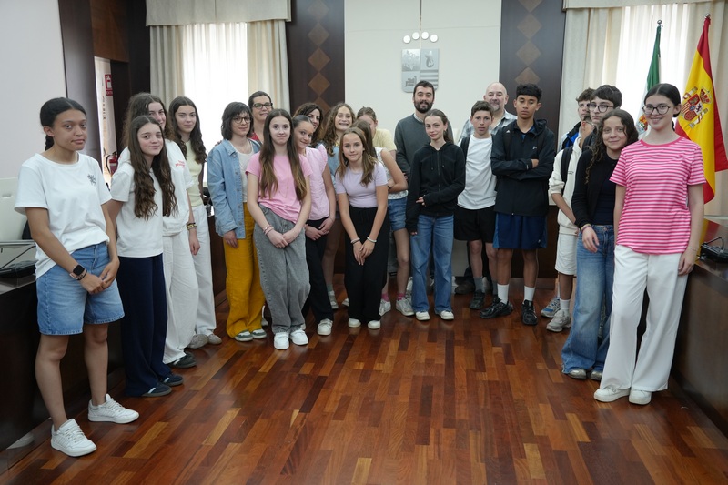 Alumnos franceses visitan el Ayuntamiento