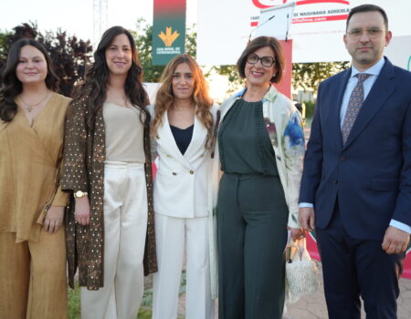 La alcaldesa Ana Belén Fernández entrega a Famicar el premio a la excelencia empresarial