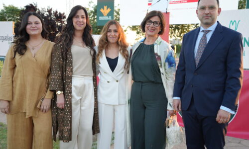 La alcaldesa Ana Belén Fernández entrega a Famicar el premio a la excelencia empresarial