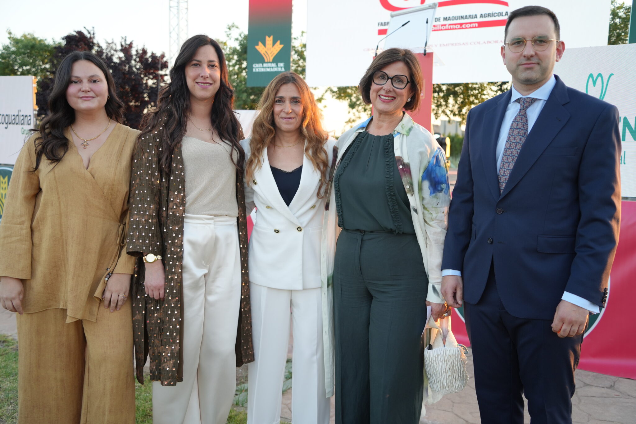 La alcaldesa Ana Belén Fernández entrega a Famicar el premio a la excelencia empresarial