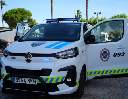 La Unidad Canina de la Policía Local cuenta con su propio vehículo