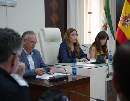 La alcaldesa cuenta con el respaldo de la Delegación del Gobierno para poder inscribir en el Registro Civil a los niños como nacidos en Villanueva