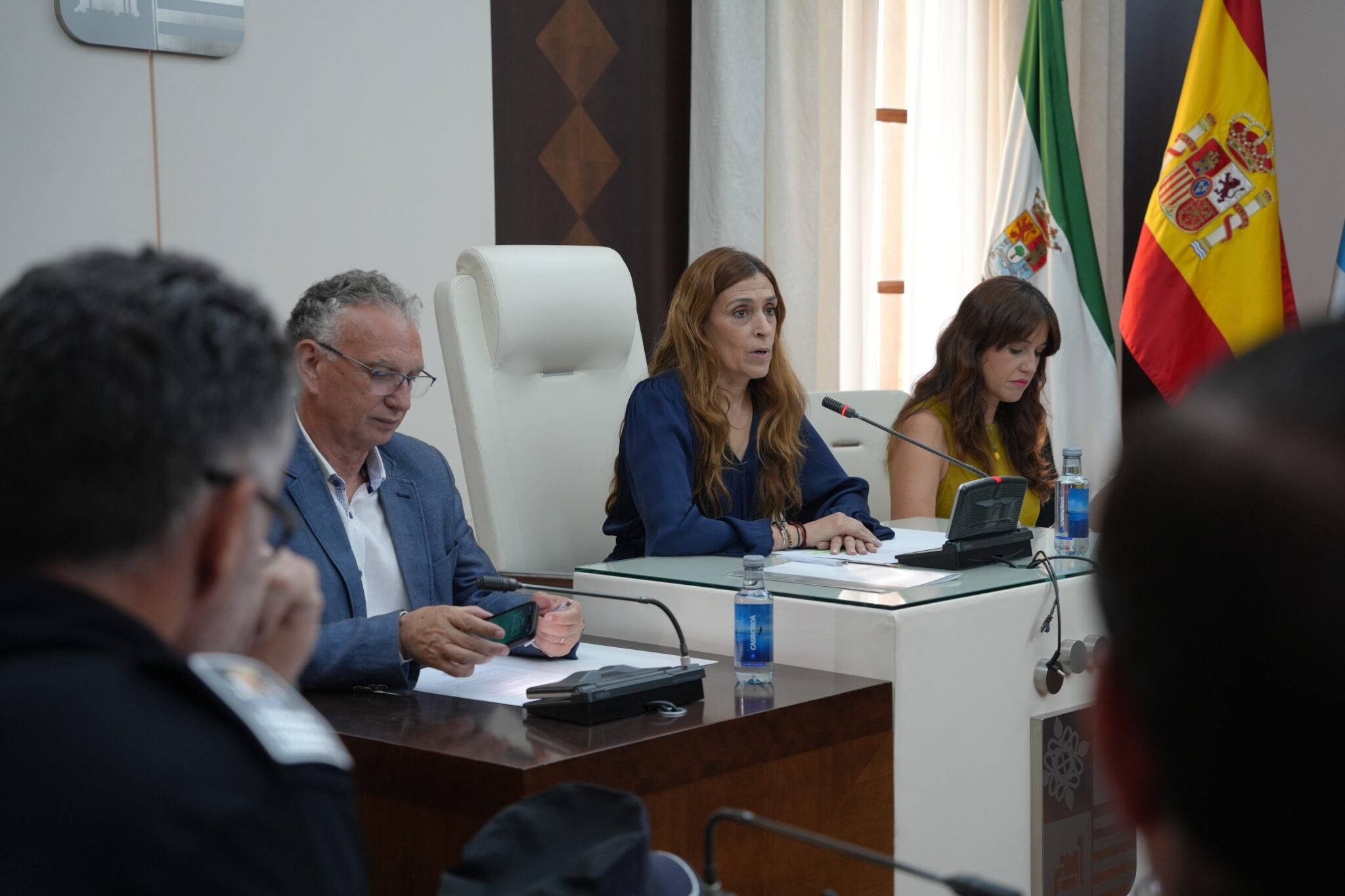 La alcaldesa cuenta con el respaldo de la Delegación del Gobierno para poder inscribir en el Registro Civil a los niños como nacidos en Villanueva