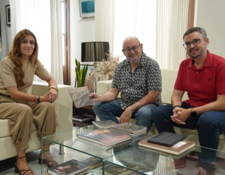 Se presenta el libro homenaje a los colonos de JJ Guisado