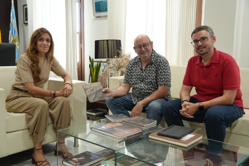 Se presenta el libro homenaje a los colonos de JJ Guisado