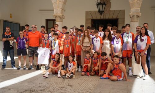 La alcaldesa Ana Belén Fernández recibe a varios equipos del CD Inicia San José