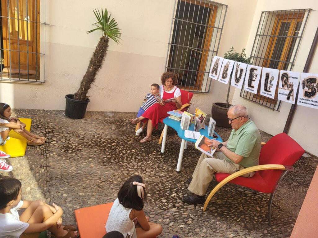 Cuentacuentos y talleres infantiles en la biblioteca Felipe Trigo