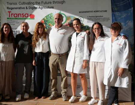 La alcaldesa Ana Belén Fernández visita la empresa Transa en plena campaña del tomate