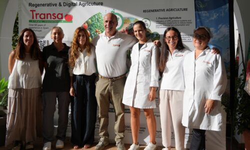 La alcaldesa Ana Belén Fernández visita la empresa Transa en plena campaña del tomate