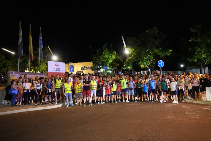 500 personas disfrutaron de a marcha nocturna a Magacela