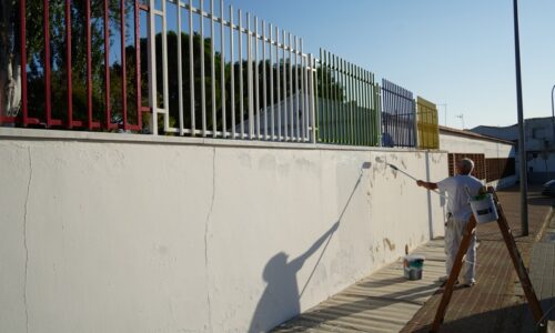 Un verano más, el Ayuntamiento lleva a cabo trabajos de mejora y mantenimiento en los colegios