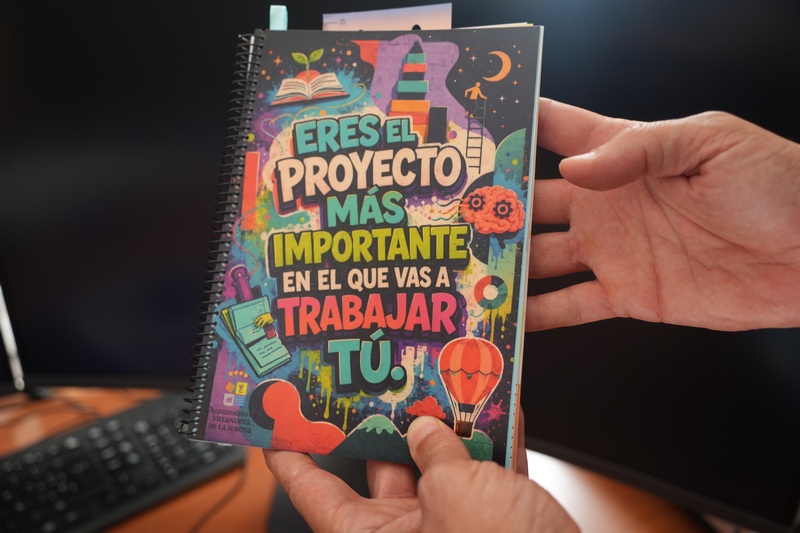 Un total de 350 agendas escolares se reparten entre el alumnado de 3ºESO
