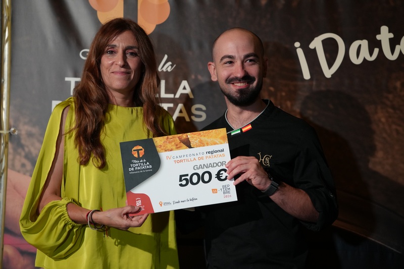 Daniel García, del restaurante Hotel Cortijo Santa Cruz, ganador del cuarto Campeonato de Tortilla de Patatas de Extremadura