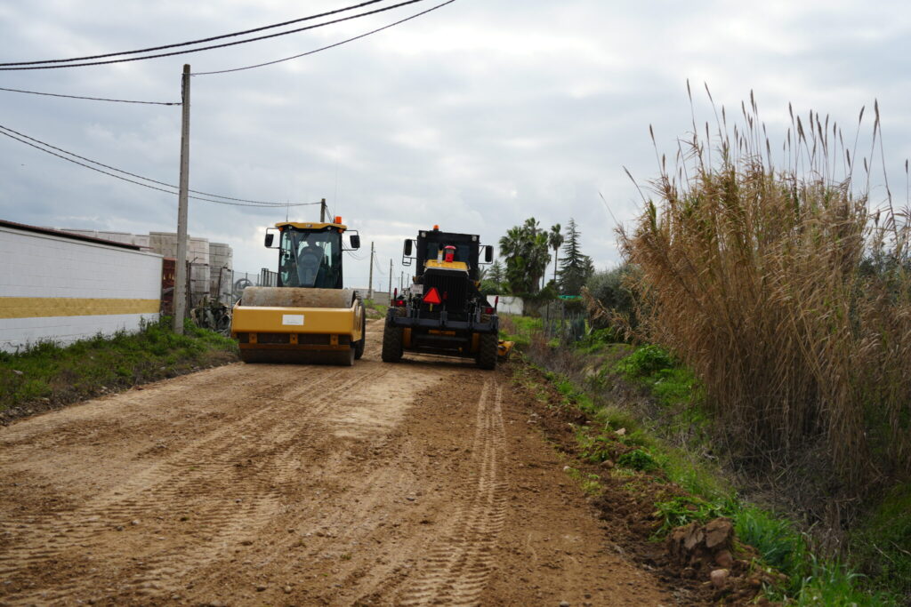 Adjudicadas las obras para mejorar varios caminos de titularidad municipal