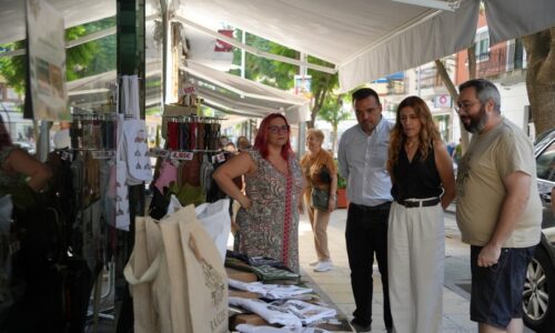 La alcaldesa Ana Belén Fernández visita a las empresas participantes de la campaña “Comercio Villanueva en la calle”