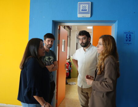 La alcaldesa visita los colegios Santiago Apóstol y San José con motivo del inicio del curso escolar